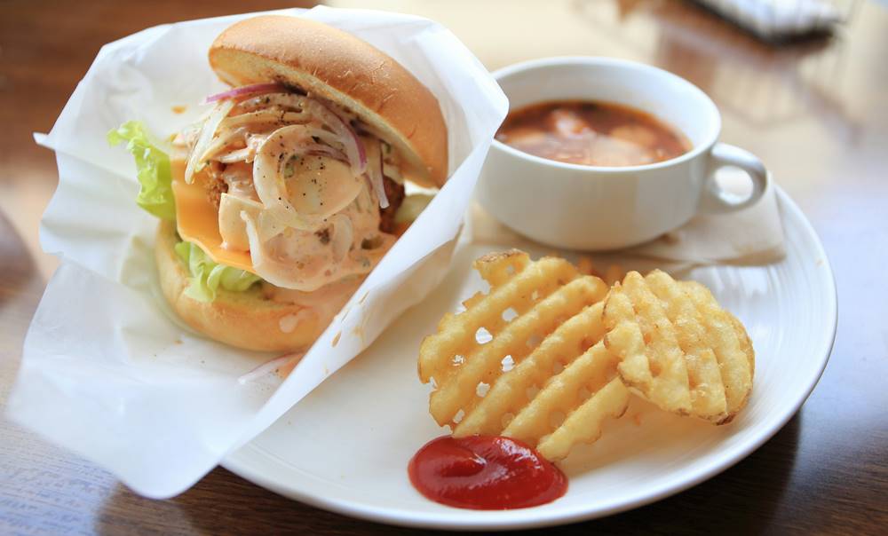 canada food ketchup chips